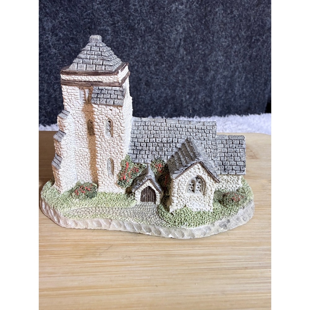 David Winter St Georges Church 1985 Miniature Figurine John Hine Great Britain